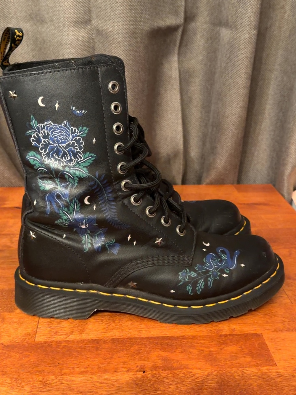 Dr. Martens 1490 Mystic Floral Leather Lace-Up Boot - Black/Blue - Picture 5 of 8